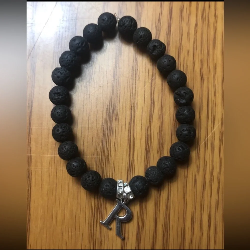 Letter R Bracelet - Picture 2 of 3